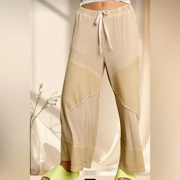 POL Honey Gold Corn Soup Wide-Leg Cropped Pants - Picture 6 of 7